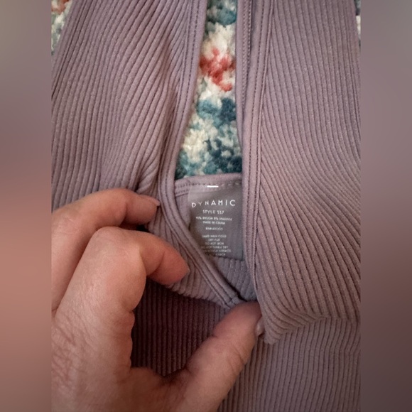 NWOT-Lavender Ribbed V-Neck Crop Top - Picture 2 of 2